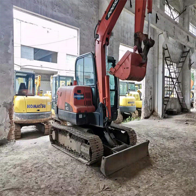 Klaar voor het werk en ervaren gebruikt Korea geïmporteerd 6 ton Doosan DX 55 in goede staat