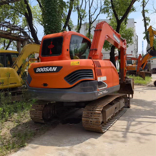 8 ton gereed gebruikte graafmachine voor het werk en ervaren gebruikte Korea ingevoerde Doosan DX 75