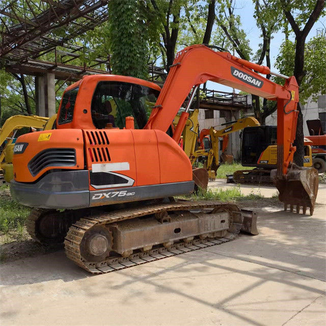 8 ton gereed gebruikte graafmachine voor het werk en ervaren gebruikte Korea ingevoerde Doosan DX 75