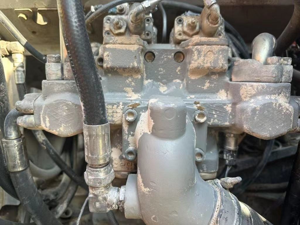 21 ton gereed gebruikte graafmachine voor het werk en ervaren gebruikte Korea ingevoerde Hitachi 210-3 In goede staat