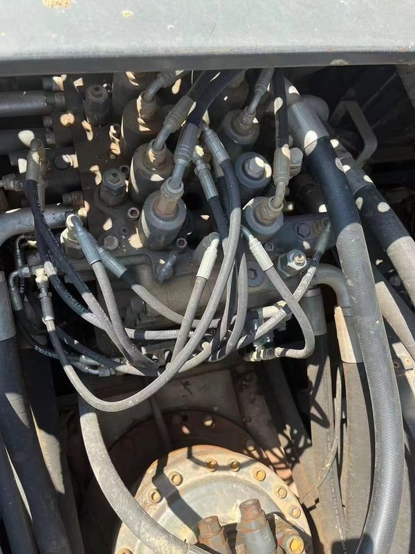 Zweden geïmporteerde hoogwaardige Volvo EC350DL crawler graafmachine gebruikt bijna nieuw