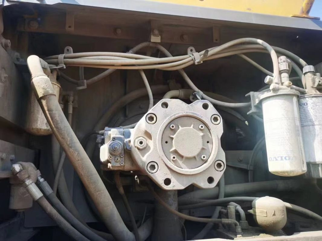 Zweden geïmporteerde hoge kwaliteit Volvo EC380 kruipgraafmachine gebruikt bijna nieuw