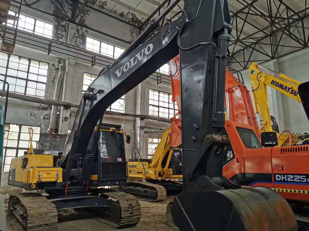 Zweden geïmporteerde hoogwaardige Volvo EC200DL crawler graafmachine bijna nieuw gebruikt 100% klaar