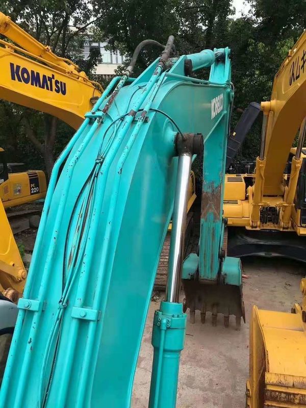 Gebruikte Kobelco SK200 Crawler graafmachine te koop. 20 ton tweedehands graafmachine uit China.