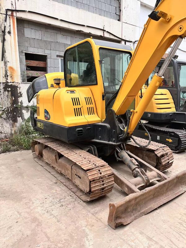 Gebruikte Hyundai R60 Bucket Capaciteit Max. 0.18 M3 5.6m Transportlengte