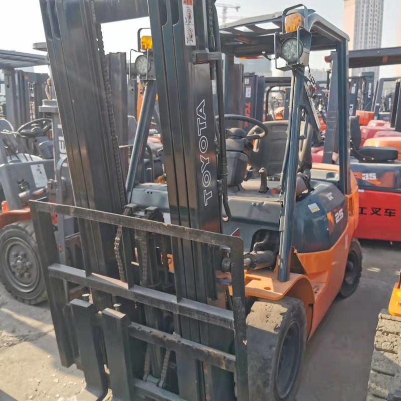 Japan Gebruikte elektrische heftruck TOYOTA 2,5 ton heftruck Motorvermogen
