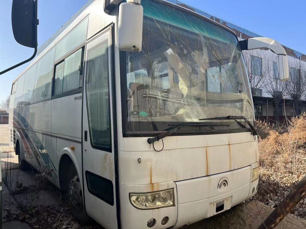 Gebruikte bus met 40 zitplaatsen van hoge kwaliteit gemaakt in China YuTong Bus met een jaar garantie