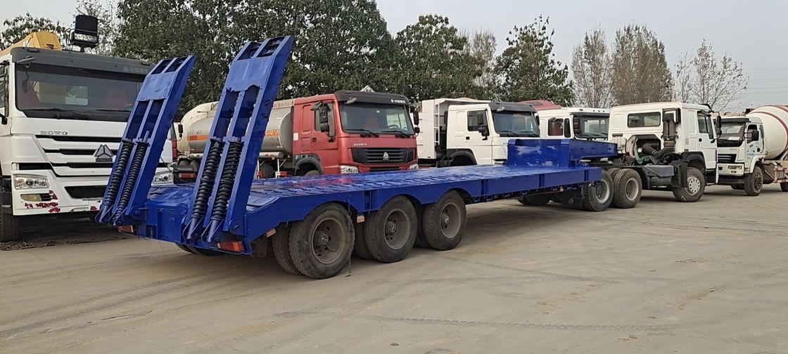 Twee-assige laagbed semi-trailer met een lage bodemvrijheid en een sterk draagvermogen