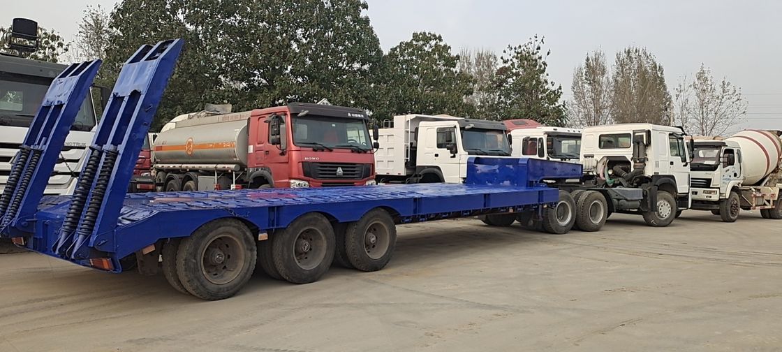 Twee-assige laagbed semi-trailer met een lage bodemvrijheid en een sterk draagvermogen