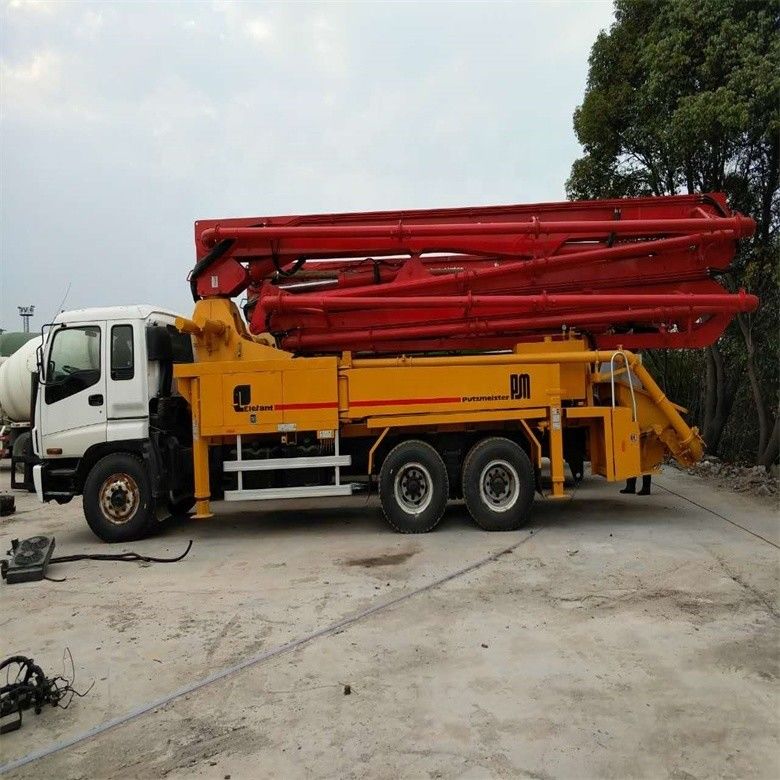 Geel Gebruikt Chassis Putzmeister Betonpomp Truck 37 meter met 12M3/H Productiviteit