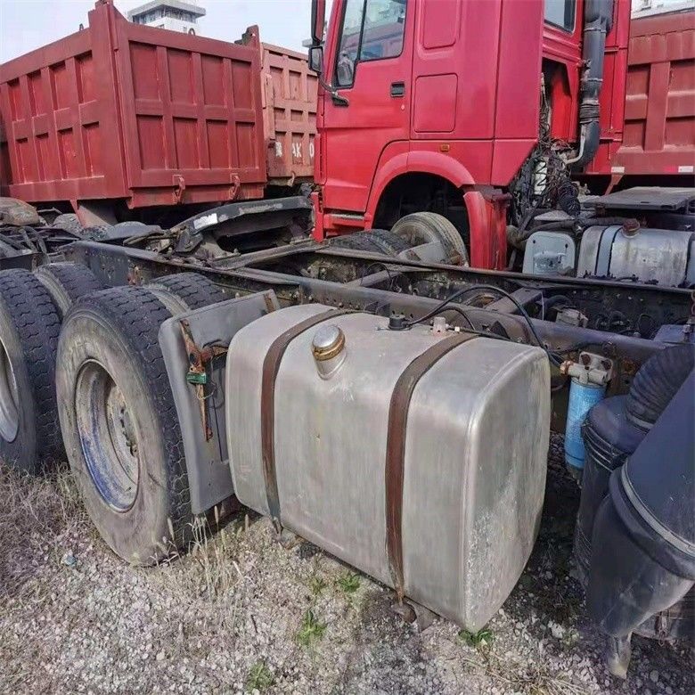 10 Voorwaarts schakelen Gebruikt Faw tractor Zware vrachtwagen 6*4 Met multimedia systeem