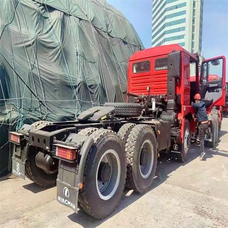 Shacman / FAW / Shacman / Beiben / Sinotruck Howo Gebruikt LHD En RHD Eenvoudige rij 6x4 trekkerkop