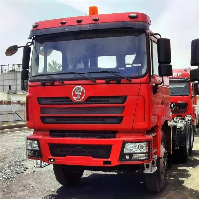 Shacman / FAW / Shacman / Beiben / Sinotruck Howo Gebruikt LHD En RHD Eenvoudige rij 6x4 trekkerkop