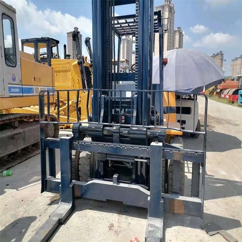 Tweedehands Japanse Komatsu FD70 Diesel vorkheftruck met een laadvermogen van 7000 kg