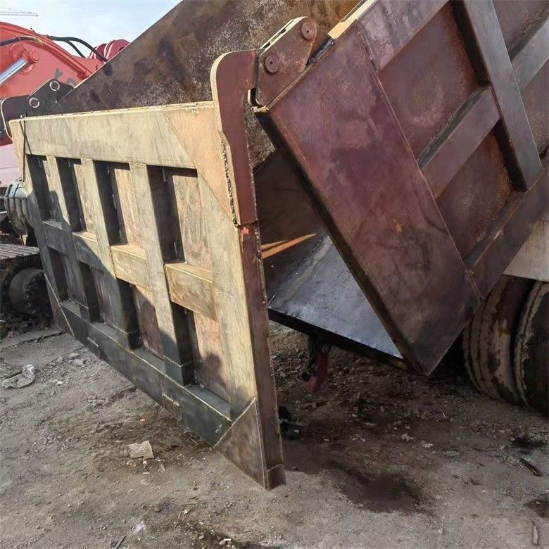 Multimedia systeem gebruikt HINO 6*4 Heavy Duty 700 dumptruck voor zware constructie
