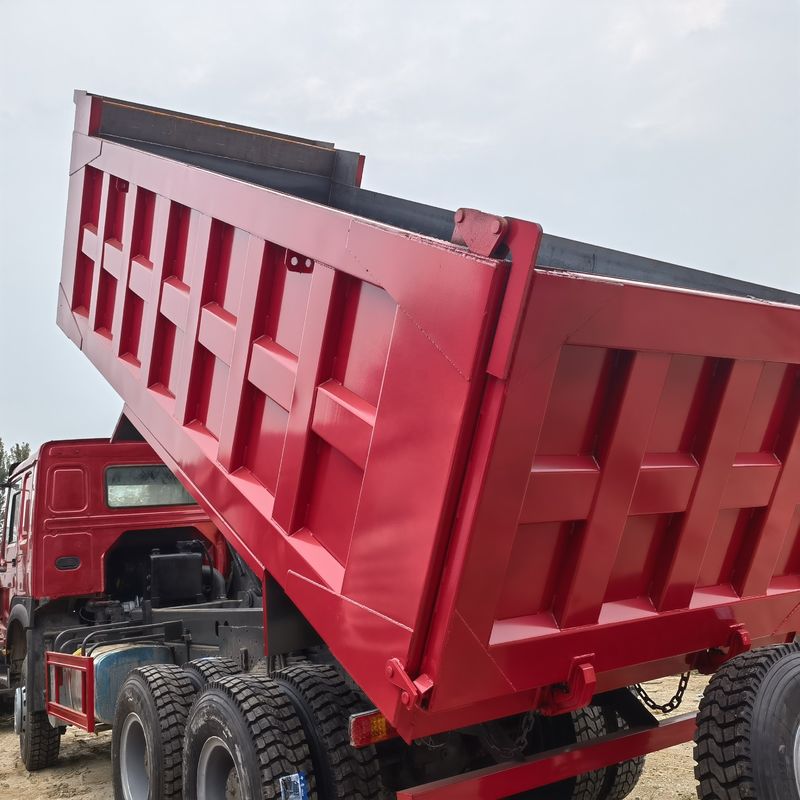 Tweedehands 371 pk vrachtwagen Howo 6x4 vrachtwagen met multimediasysteem 10 wiel