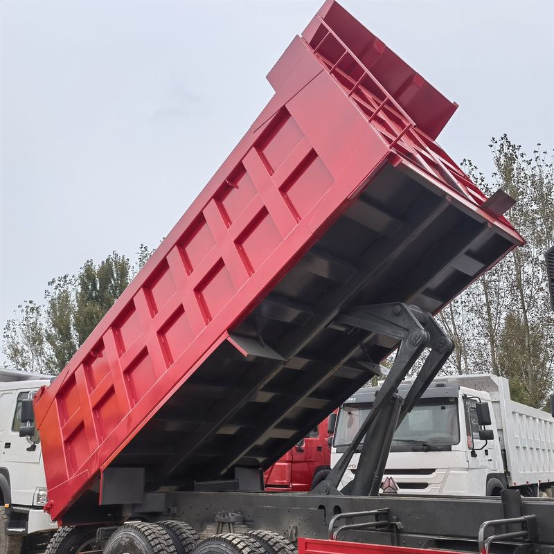 Tweedehands 371 pk vrachtwagen Howo 6x4 vrachtwagen met multimediasysteem 10 wiel