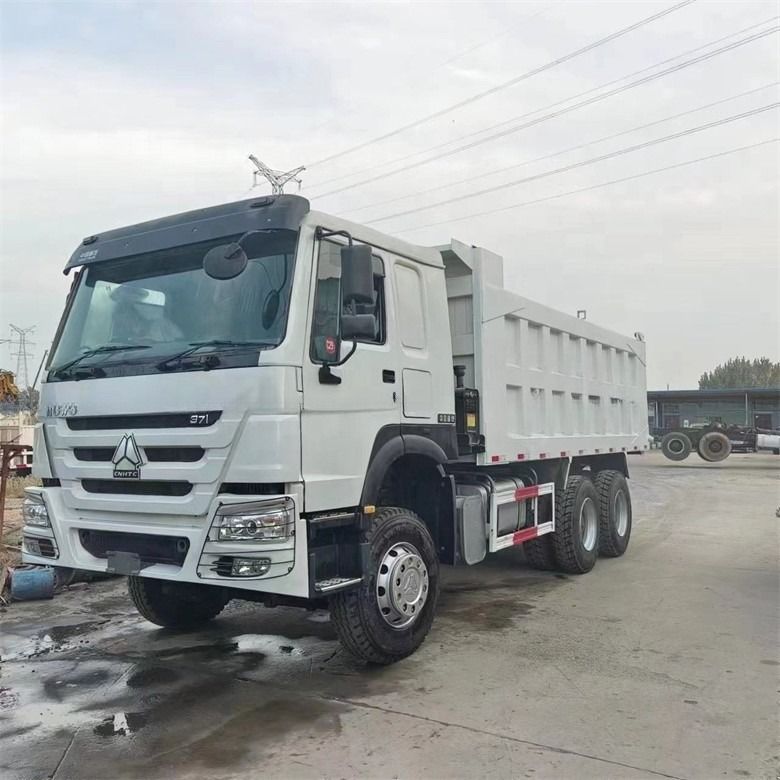 Multimedia systeem uitgerust 6x4 Howo Dump Truck sinotruck 371 LHD met en links stuur
