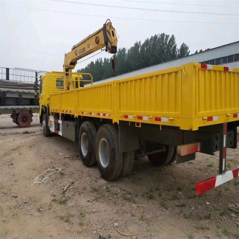 Sinotruk WD615 Motor Model 10 Ton Truck gemonteerde kraan met originele hydraulische cilinder