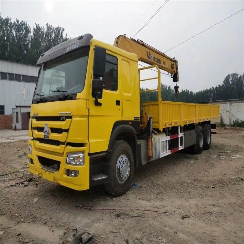 Sinotruk WD615 Motor Model 10 Ton Truck gemonteerde kraan met originele hydraulische cilinder