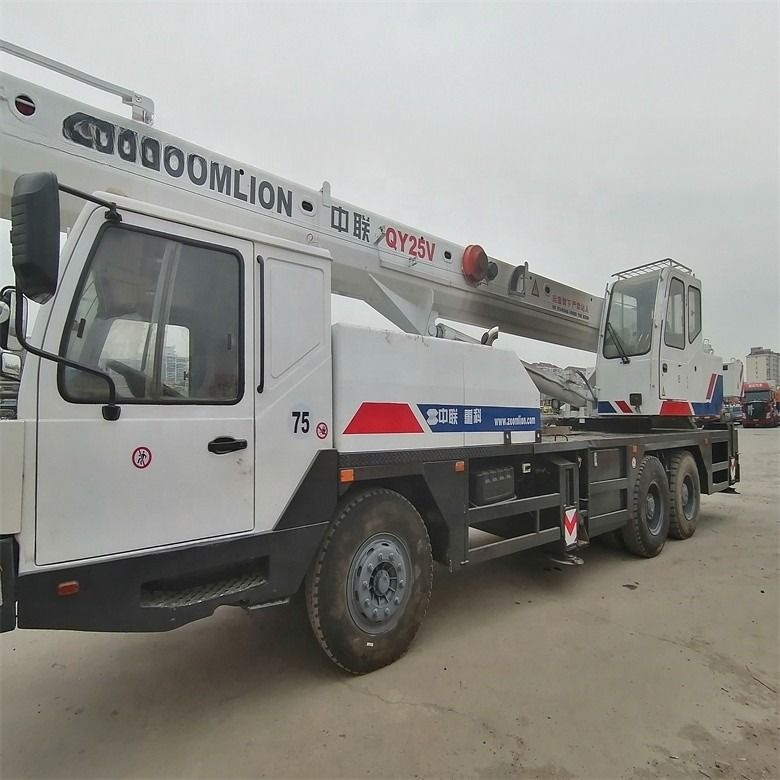 Zoomline QY25V 25 ton wegkraan in uitstekende staat met 1900-2000 werkuren