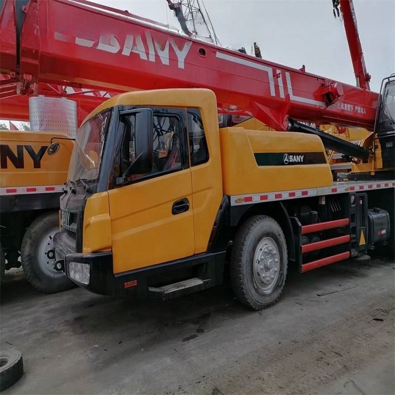 200 ton gebruikte vrachtwagen kraan Sany in perfecte werktijden 1800-1900 in goede staat
