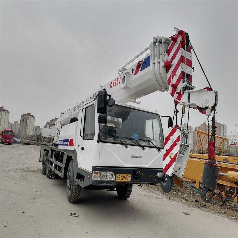 30 ton 25 ton tweedehands zoomlion kraan in uitstekende staat voor betaalbare detailhandel