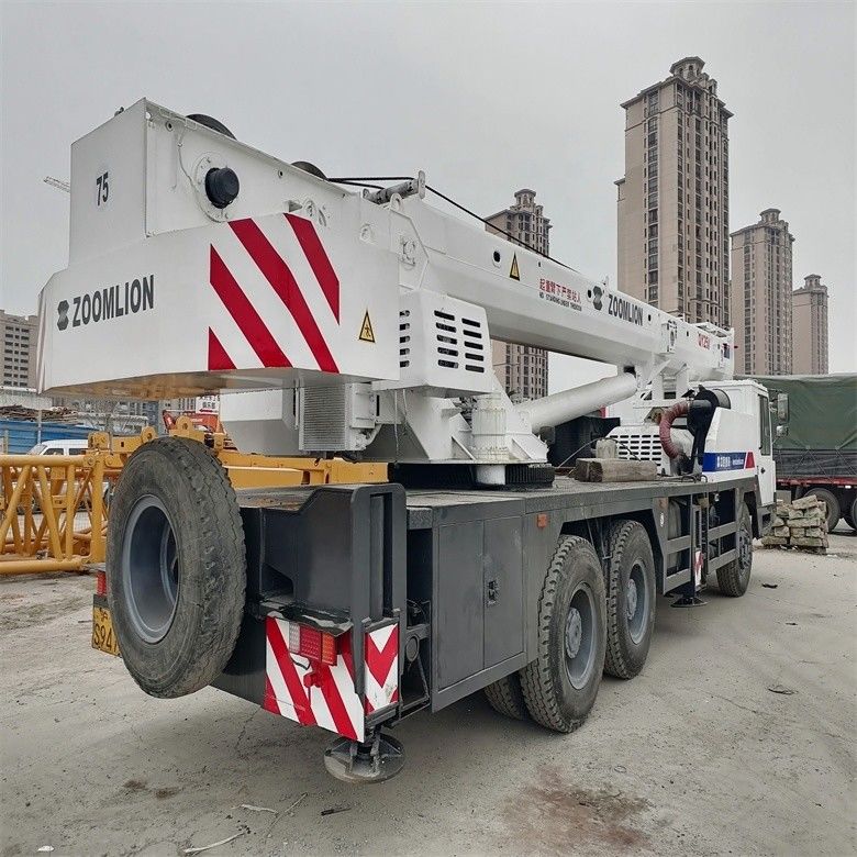 30 ton 25 ton tweedehands zoomlion kraan in uitstekende staat voor betaalbare detailhandel