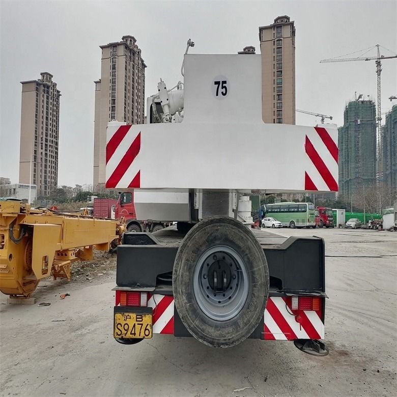 30 ton 25 ton tweedehands zoomlion kraan in uitstekende staat voor betaalbare detailhandel
