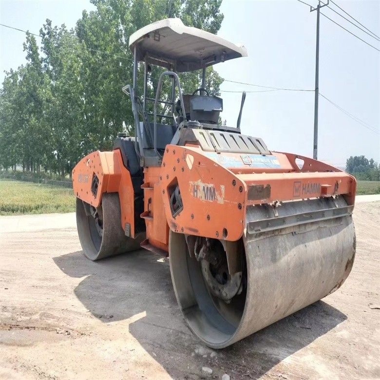 14 ton gebruikte HAMM HD130 wegroller ingevoerd uit de V.S.A. voor de bouw van snelwegbruggen