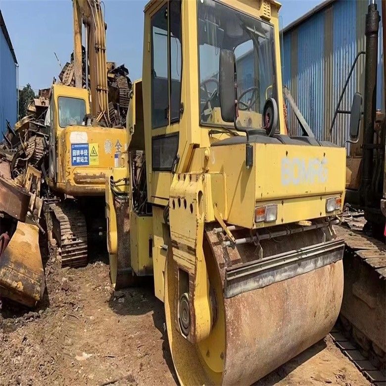 10 T bedrijfsgewicht BOMAG BW 202 AHD-2 wegroller en prestaties gegarandeerd
