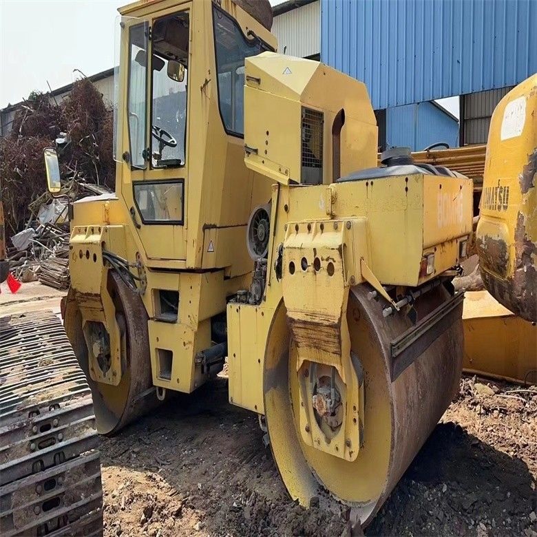 10 T bedrijfsgewicht BOMAG BW 202 AHD-2 wegroller en prestaties gegarandeerd
