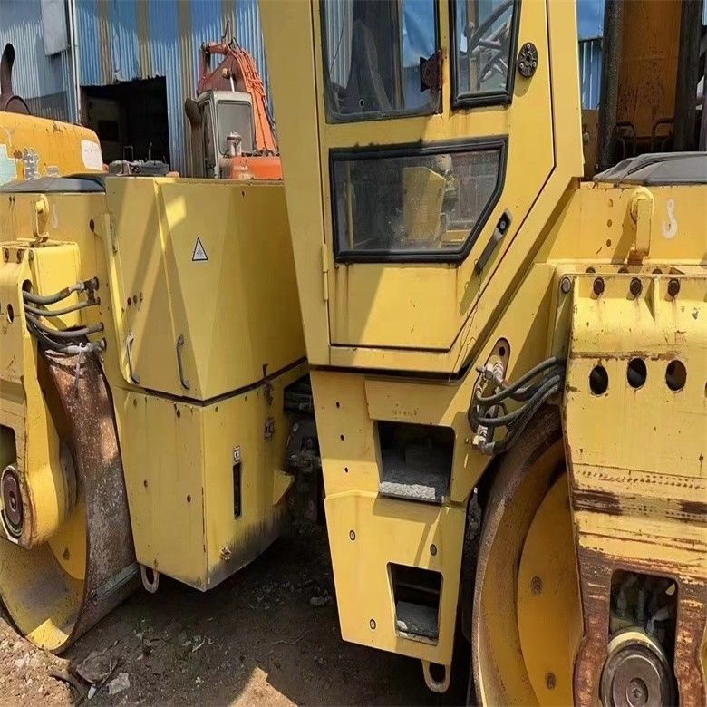 10 T bedrijfsgewicht BOMAG BW 202 AHD-2 wegroller en prestaties gegarandeerd