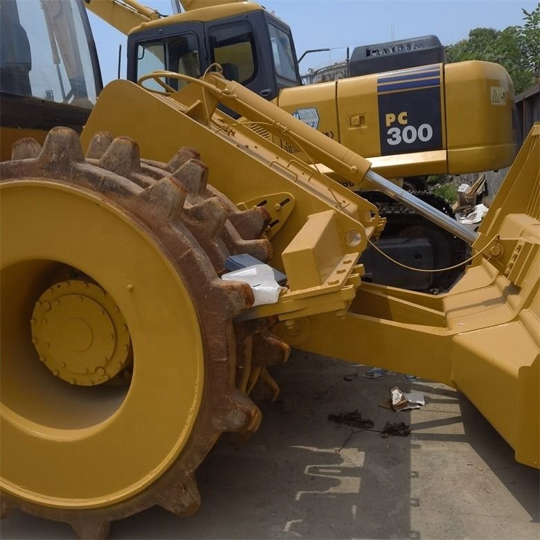 35 ton gebruikte Caterpillar Cat 826G compactor in uitstekende staat originele kleur Japan