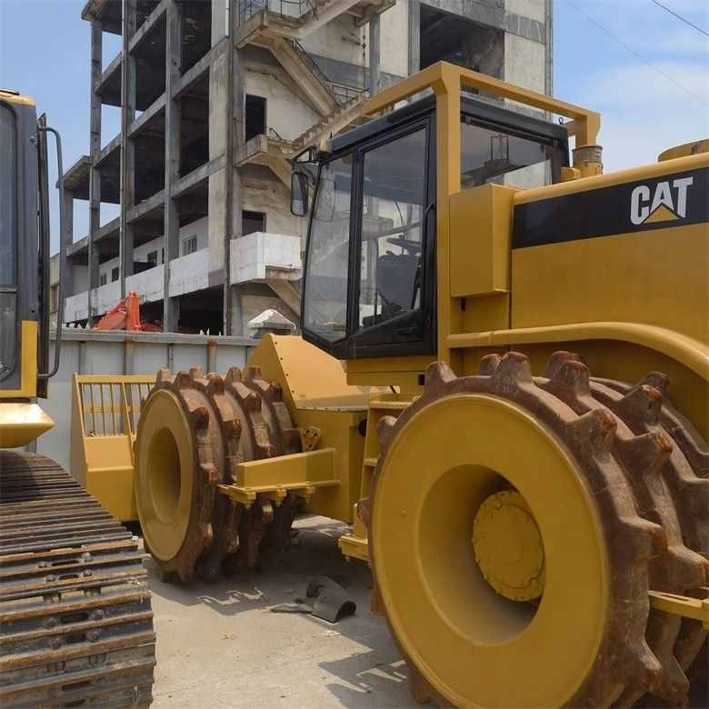 35 ton gebruikte Caterpillar Cat 826G compactor in uitstekende staat originele kleur Japan
