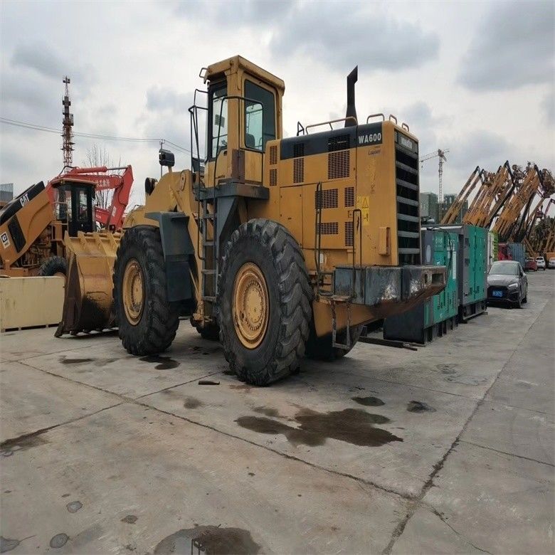 Laag werktijd WA600-6 wiellader uit Japan met een machinegewicht van 44000-44500 kg