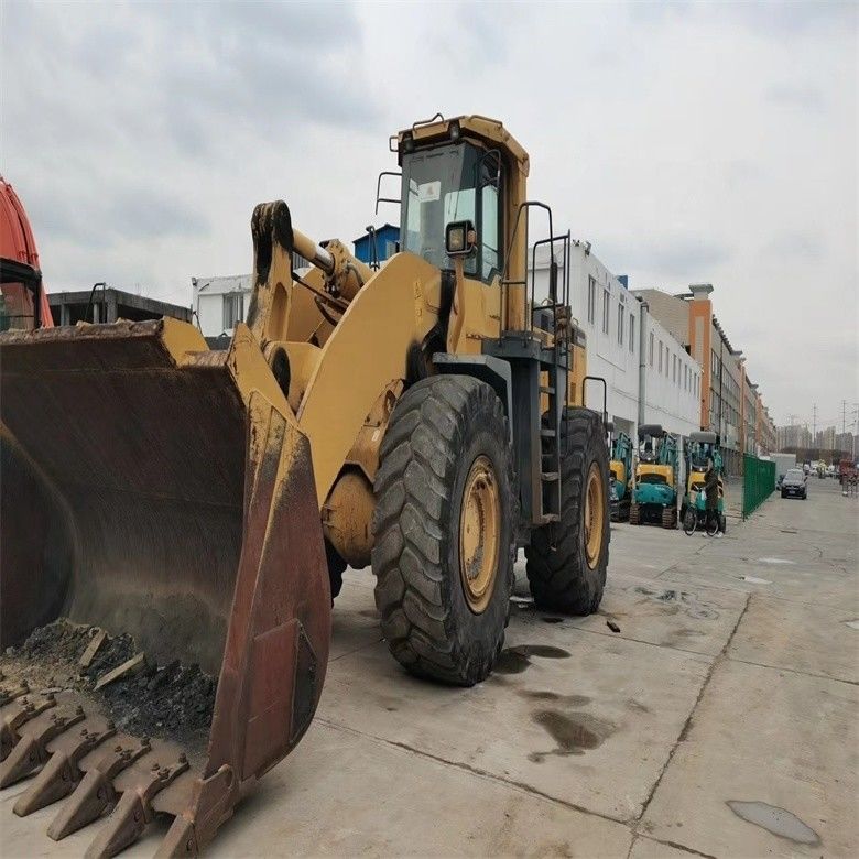 Laag werktijd WA600-6 wiellader uit Japan met een machinegewicht van 44000-44500 kg