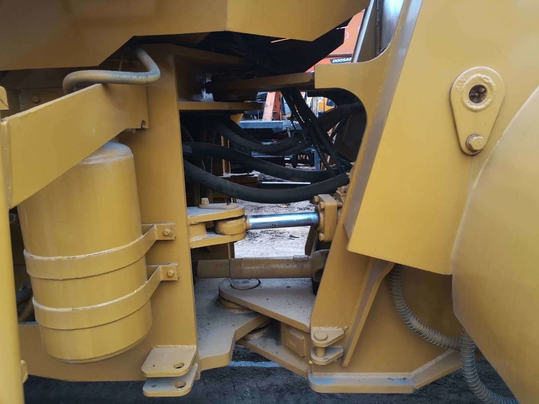 Goedkope gebruikte Cat 966G wiellader met 5,5 m3 emmer en Caterpillar-motor
