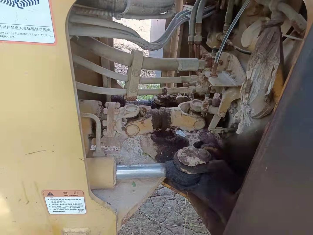 SEM 630B spoortype LGP-bulldozerlader met een enkele staaf-riper