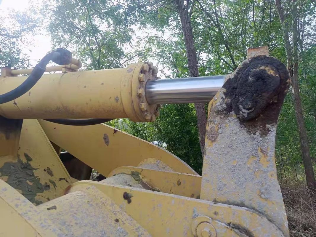SEM 630B spoortype LGP-bulldozerlader met een enkele staaf-riper