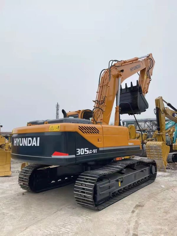 30 ton. Klaar voor het werk en ervaren. Koreaanse Hyundai 305 in goede staat.