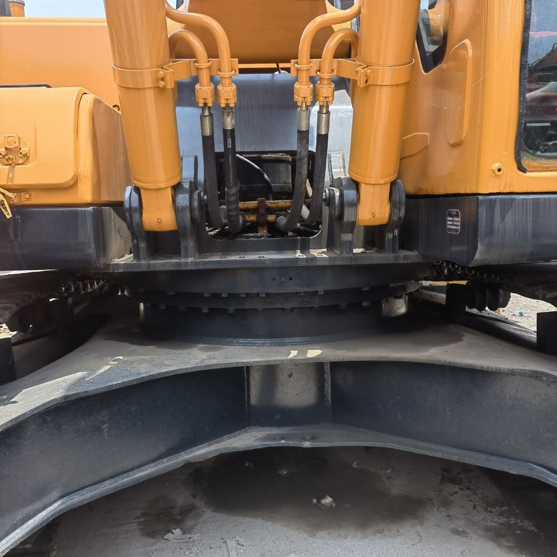 30 ton. Klaar voor het werk en ervaren. Koreaanse Hyundai 305 in goede staat.