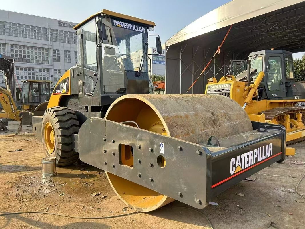 Gebruikte CAT CS-683E Vibratory Roller Compactor 1,8 mm Amplitude 134 kW Motorvermogen