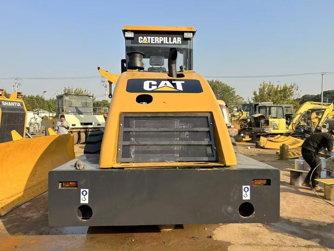 Gebruikte CAT CS-683E Vibratory Roller Compactor 1,8 mm Amplitude 134 kW Motorvermogen