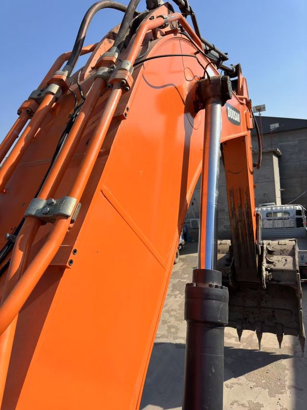 Gebruikte Doosan DX560LC Crawler Excavator te koop