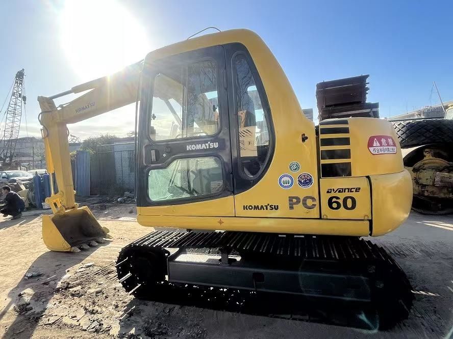 Gebruikte KOMATSU-kruipergraver PC60-7 tweedehands KOMATSU-PC60-7 spoorgraver Graafmachine