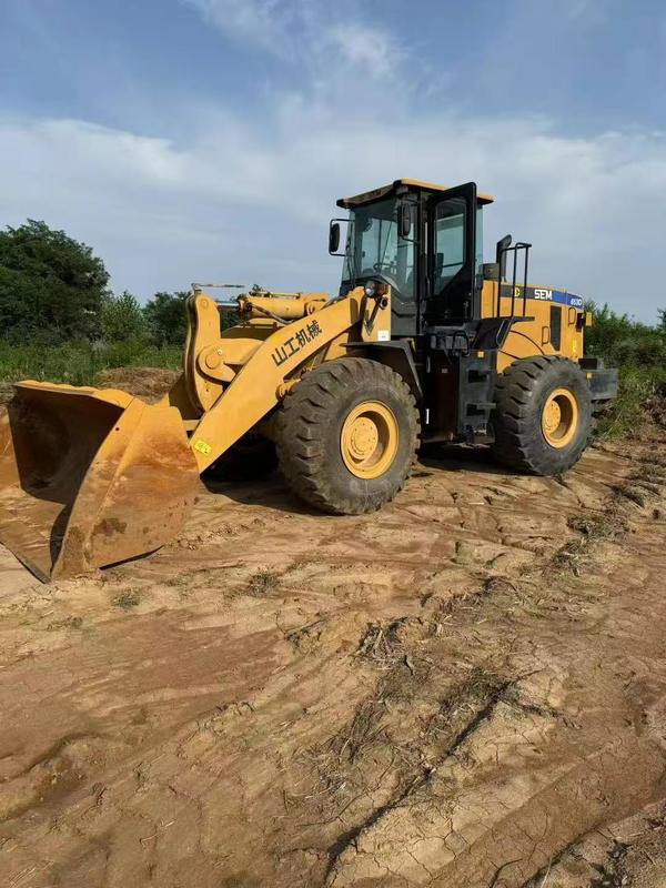 Gebruikte SEM653D wiellader 5 ton te koop gerenoveerd laag uur klaar voor export wereldwijd