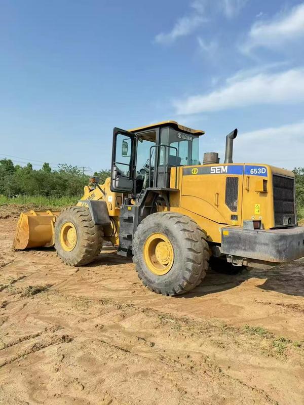 Gebruikte SEM653D wiellader 5 ton te koop gerenoveerd laag uur klaar voor export wereldwijd