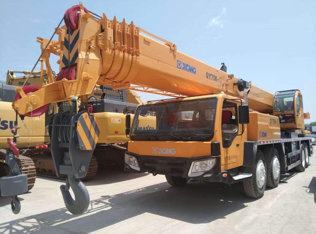 Gebruikte XCMG 70 ton vrachtwagen kraan te koop.