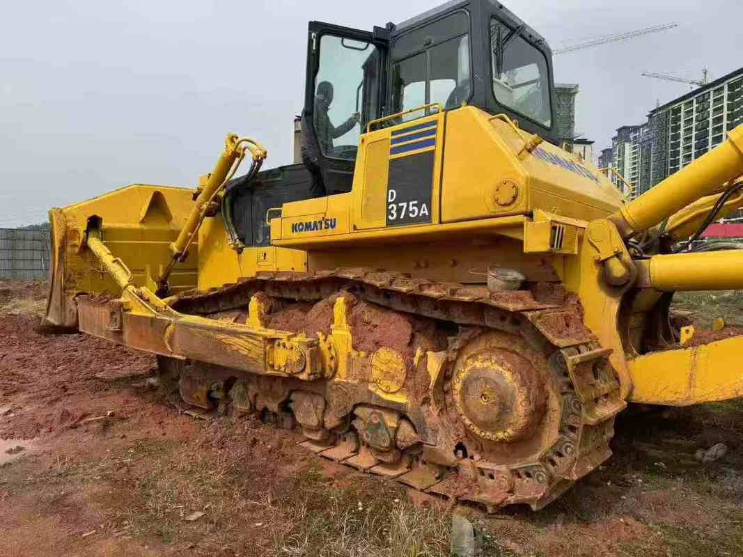 Gebruikte Komatsu D375A-5 Bulldozer te Koop | 68 Ton Rupsdozer Geëxporteerd uit China